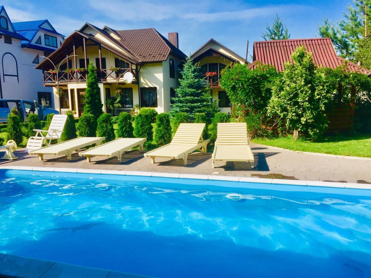 Котетж У Вілла Діола Kossiv Extérieur photo