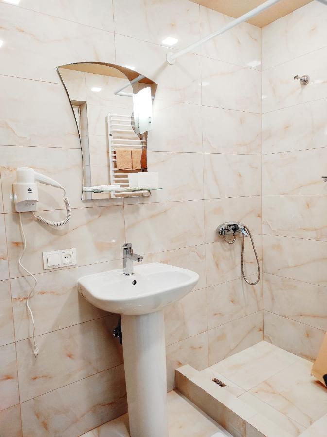 Котетж У Вілла Діола Kossiv Extérieur photo