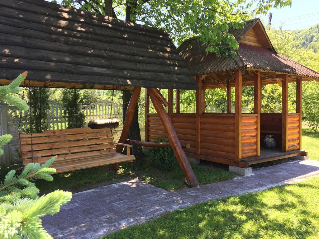 Котетж У Вілла Діола Kossiv Extérieur photo